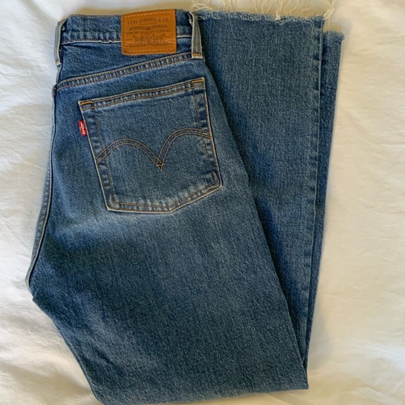 Levi’s Wedgie Straight Jeans - Picture 1 of 4
